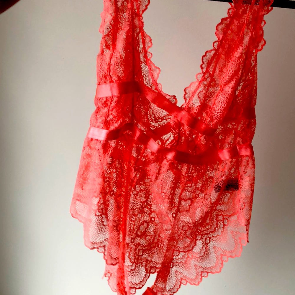 The sassy flamingo 🦩 lingerie will sure add some spice to your life!